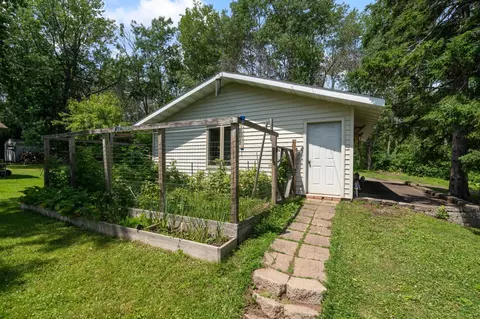 Exterior - 4527 Dodge St, Duluth, MN 55804 photo 2 of 8