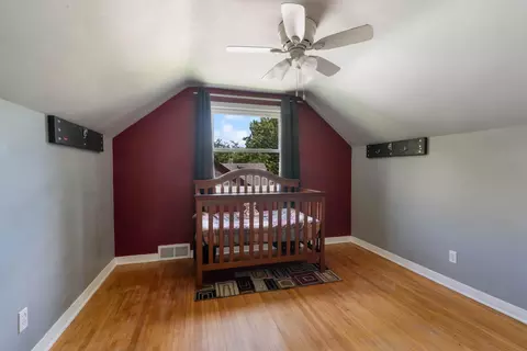 Bedroom - 4527 Dodge St, Duluth, MN 55804 photo 3 of 3