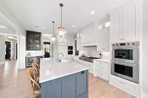 Kitchen - 5880 Prestwick Ct, Excelsior, MN 55331 photo 3 of 6