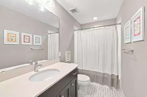 Bath - 5880 Prestwick Ct, Excelsior, MN 55331 photo 5 of 9