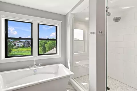 Bath - 5880 Prestwick Ct, Excelsior, MN 55331 photo 8 of 9