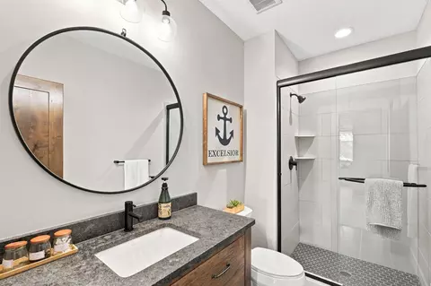 Bath - 5880 Prestwick Ct, Excelsior, MN 55331 photo 9 of 9