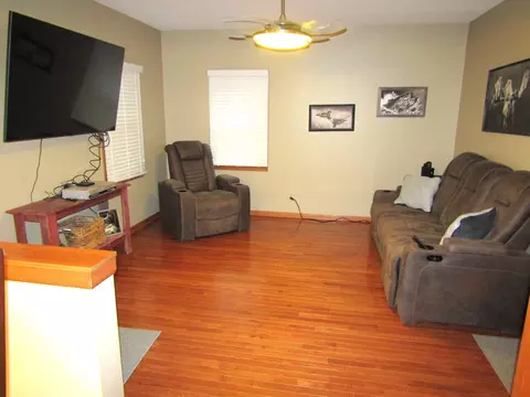 407 Eichelberger Ave, Montevideo, MN 56265 photo 22