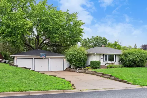 3319 75th St E, Inver Grove Heights, MN 55076