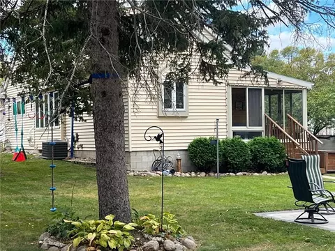 Exterior - 411 13th St SW, Willmar, MN 56201 photo 6 of 6