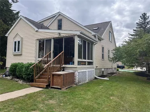 Exterior - 411 13th St SW, Willmar, MN 56201 photo 5 of 6