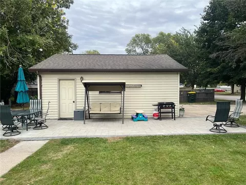 Exterior - 411 13th St SW, Willmar, MN 56201 photo 3 of 6