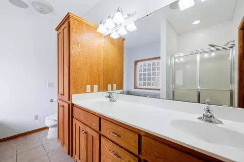 Bath - 4308 Cass Ct, Webster, MN 55088 photo 3 of 5