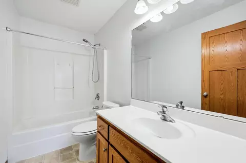 Bath - 4308 Cass Ct, Webster, MN 55088 photo 2 of 5