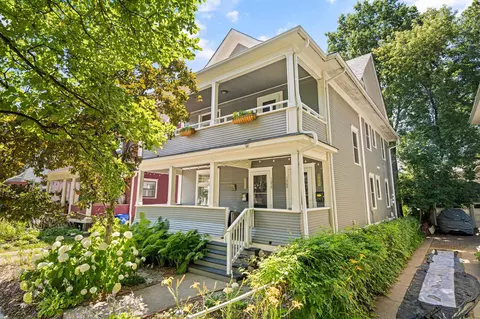 1060 Hague Ave, Saint Paul, MN 55104