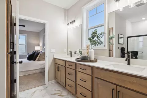 Bath - 6800 Bellflower Dr, Minnetrista, MN 55331 photo 1 of 1