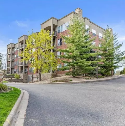 460 Ford Rd #203, Saint Louis Park, MN 55426