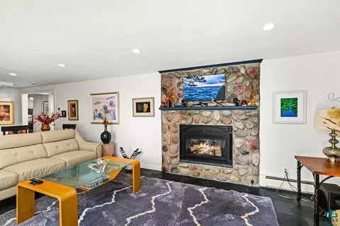 Living - 4998 Pike Lake Pl, Duluth, MN 55811 photo 7 of 7