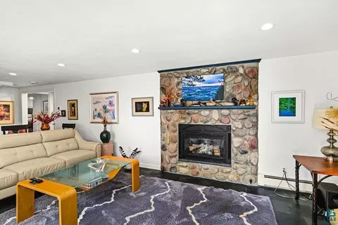 Living - 4998 Pike Lake Pl, Duluth, MN 55811 photo 6 of 7