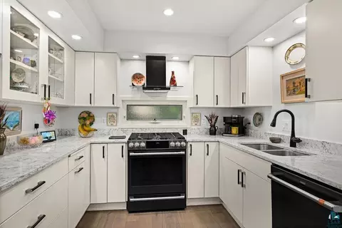 Kitchen - 4998 Pike Lake Pl, Duluth, MN 55811 photo 2 of 2