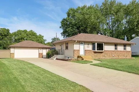 10600 President Dr NE, Blaine, MN 55434