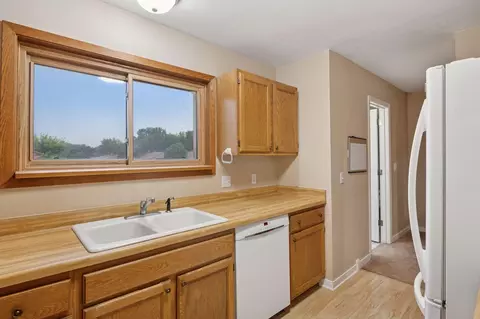 Kitchen - 1603 Raindrop Dr, Eagan, MN 55121 photo 3 of 3