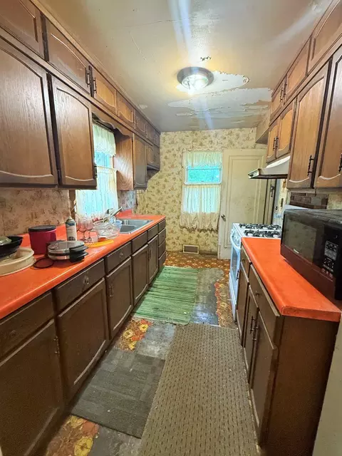 Kitchen - 604 13th St SW, Willmar, MN 56201 photo 1 of 2