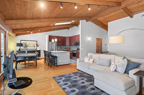 Living - 1760 Commerce Blvd, Mound, MN 55364 photo 5 of 5