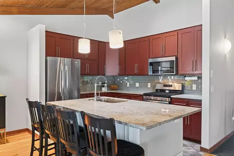 Kitchen - 1760 Commerce Blvd, Mound, MN 55364 photo 2 of 6