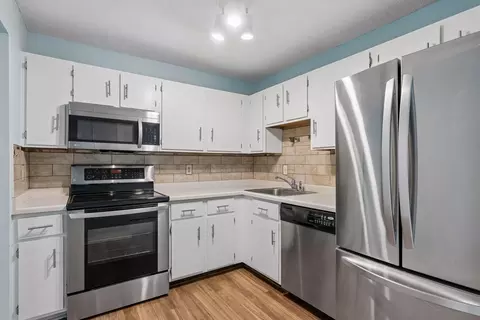 Kitchen - 1887 Silver Bell Rd #214, Eagan, MN 55122 photo 1 of 2