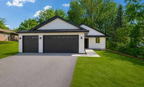 1275 Bellflower Ln NE, Owatonna, MN 55060