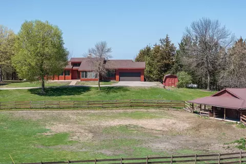 29558 Pumpkin Hill Rd, Le Sueur, MN 56058