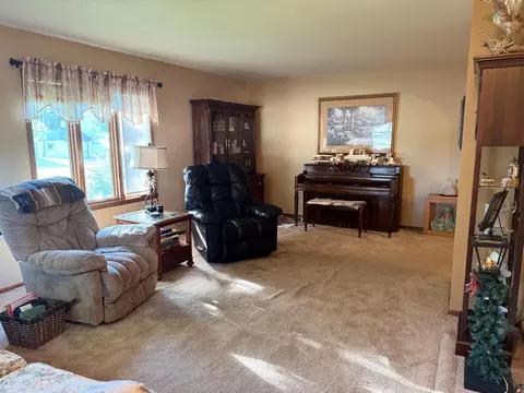 101 6th St E, Finley, ND 58230 photo 11