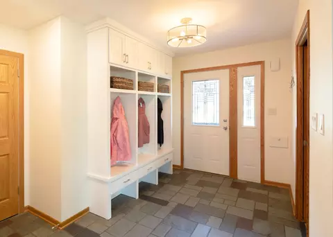 Entry Way - 29 Orme Ct, Saint Paul, MN 55116 photo 1 of 2