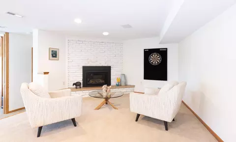 Living - 29 Orme Ct, Saint Paul, MN 55116 photo 2 of 5