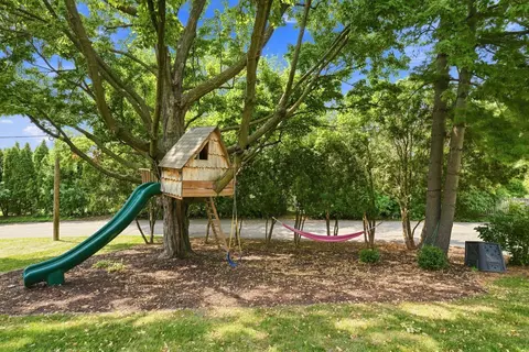Exterior - 29 Orme Ct, Saint Paul, MN 55116 photo 5 of 8