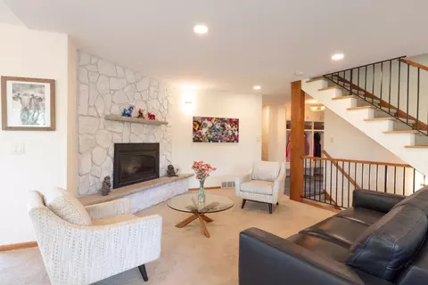 Living - 29 Orme Ct, Saint Paul, MN 55116 photo 1 of 5