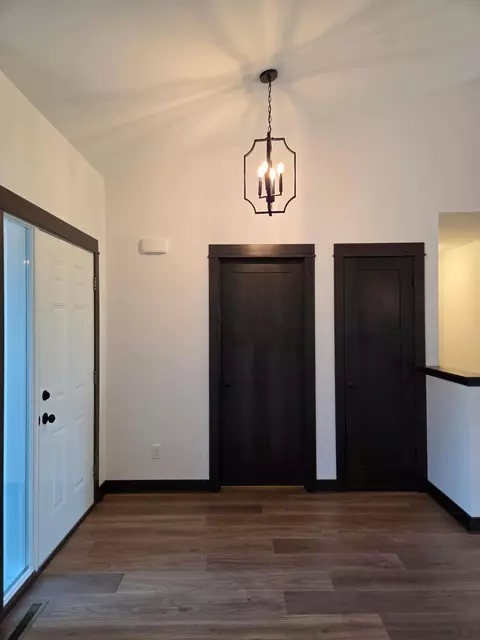 Entry Way - 3 Marie Cir, Elysian, MN 56028 photo 1 of 3