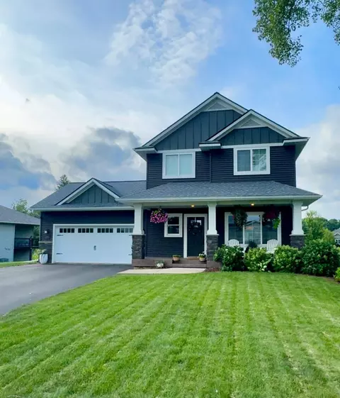 2292 Saint Andrews Dr, Altoona, WI 54720