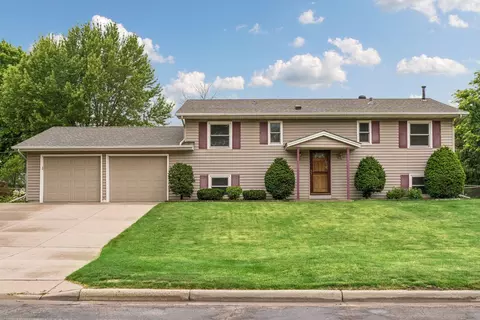10424 Zion St NW, Coon Rapids, MN 55433