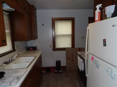Kitchen - 701 9th Ave SW, Austin, MN 55912 photo 2 of 2