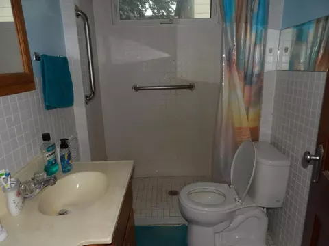 Bath - 701 9th Ave SW, Austin, MN 55912 photo 1 of 1