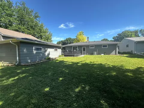 Exterior - 1002 Poplar Ave, Marshall, MN 56258 photo 5 of 5