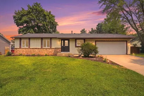 2602 Hawthorne Ln, Stillwater, MN 55082