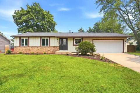 2602 Hawthorne Ln, Stillwater, MN 55082