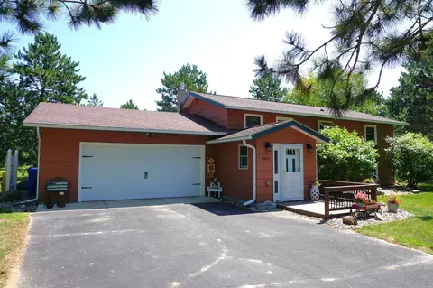 7022 Dickinson Dr NW, Bemidji, MN 56601