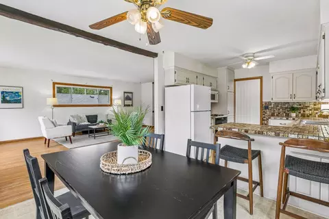 Dining - 609 Mill St, Excelsior, MN 55331 photo 3 of 4