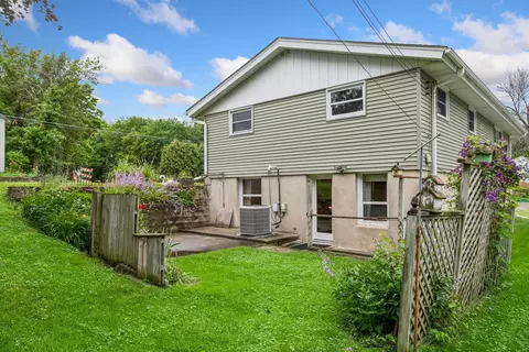 Exterior - 609 Mill St, Excelsior, MN 55331 photo 5 of 6