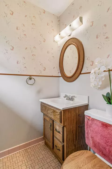 Bath - 609 Mill St, Excelsior, MN 55331 photo 1 of 3
