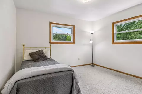 Bedroom - 609 Mill St, Excelsior, MN 55331 photo 3 of 8