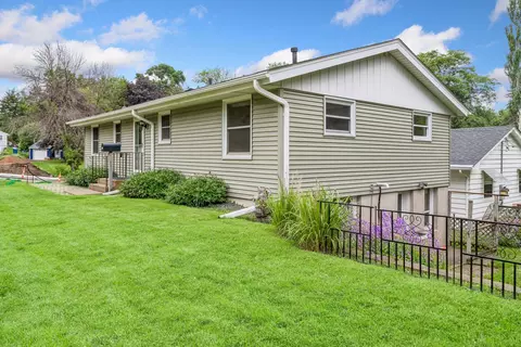 Exterior - 609 Mill St, Excelsior, MN 55331 photo 2 of 6