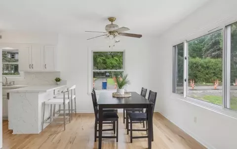 Dining - 609 Mill St, Excelsior, MN 55331 photo 4 of 4