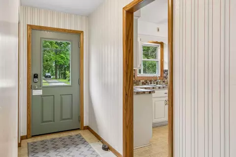 Entry Way - 609 Mill St, Excelsior, MN 55331 photo 1 of 1