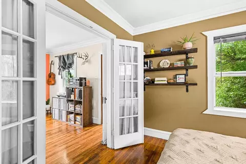 Entry Way - 3331 Vernon St, Duluth, MN 55806 photo 2 of 2