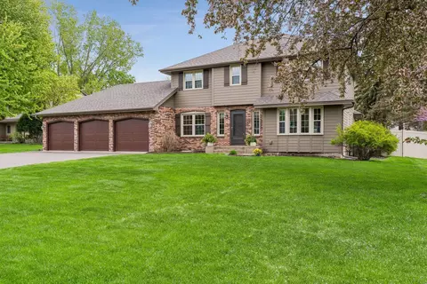 900 Nina Ct, Mendota Heights, MN 55118